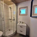 Schega Nyaraló *